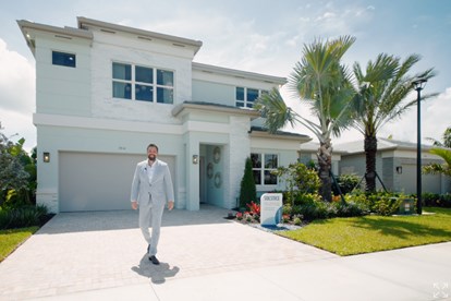 TAKE A GUIDED TOUR OF THE SOLSTICE HOME DESIGN 