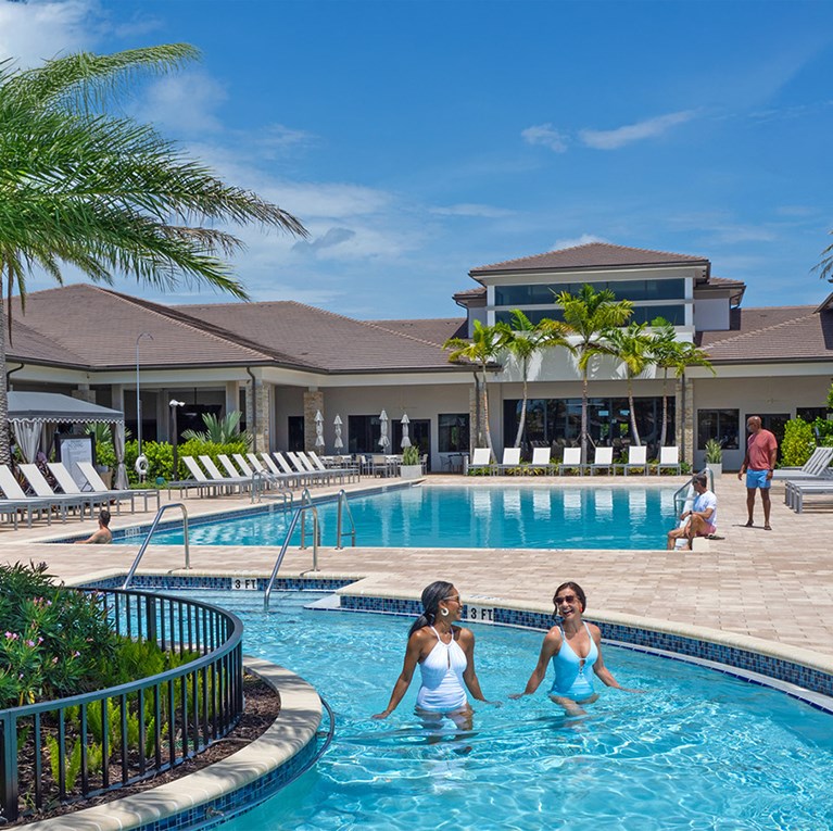 Valencia Del Mar Pool