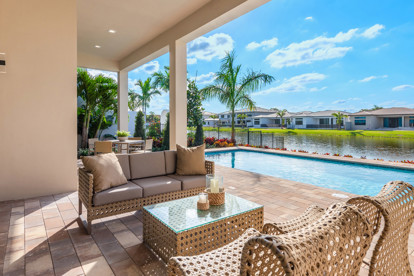 Santo Grand Patio