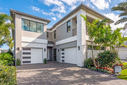 100% CONTEMPORARY LIVING