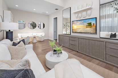 Alenxadra IV Optional Hobby Room