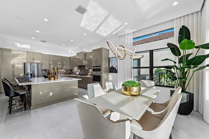 Caroline Grande Dining Room & Kitchen