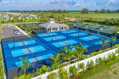 WORLD-CLASS RACQUET CLUB