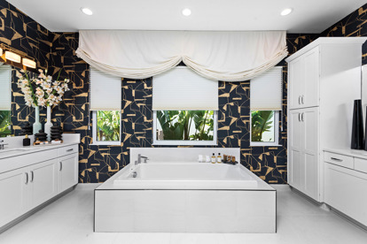 Emerald Primary Bathroom
